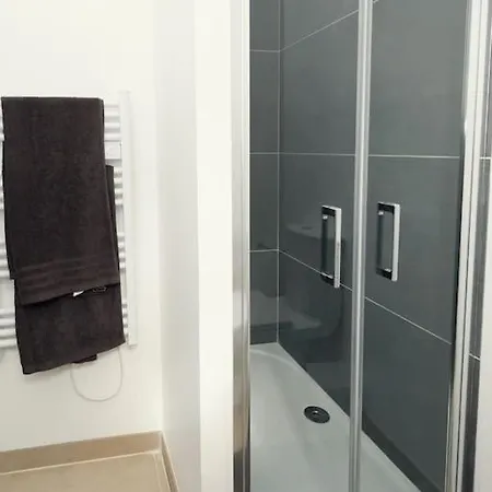 La Résidence Jeanne D'arc 1 , - France * Troyes